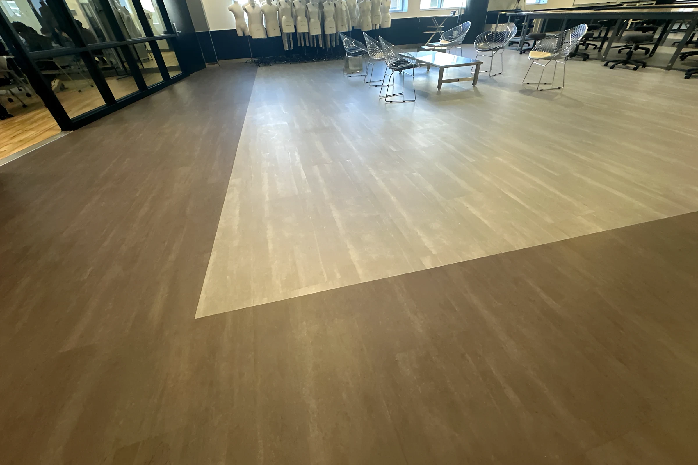 The light LVT field meeting the dark border at an angle
