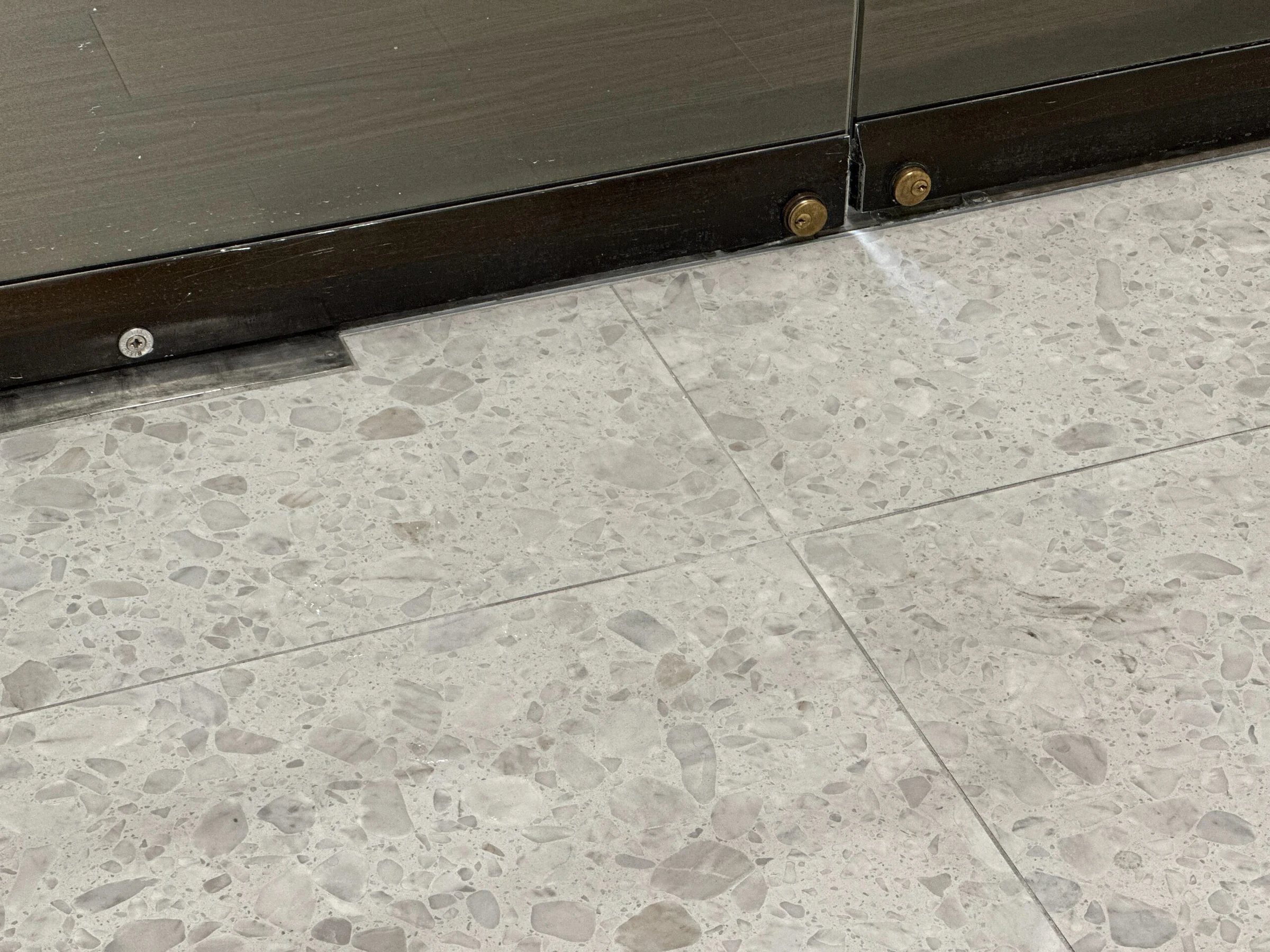 Close-up of the terrazzo-look porcelain